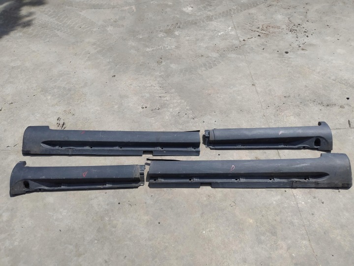 Right sill trim cover Volvo V70 II 2003