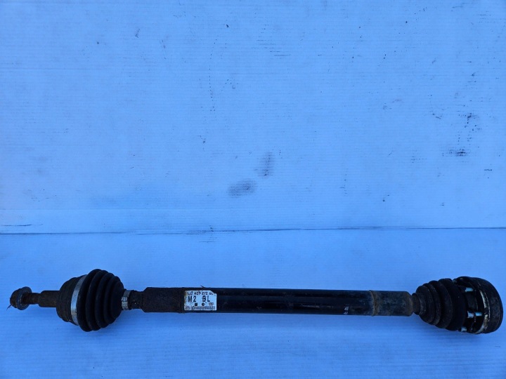 GOLF IV BORA PÖLIAKSELI OIKEA 1.4 1.6 b 1J0407272BL