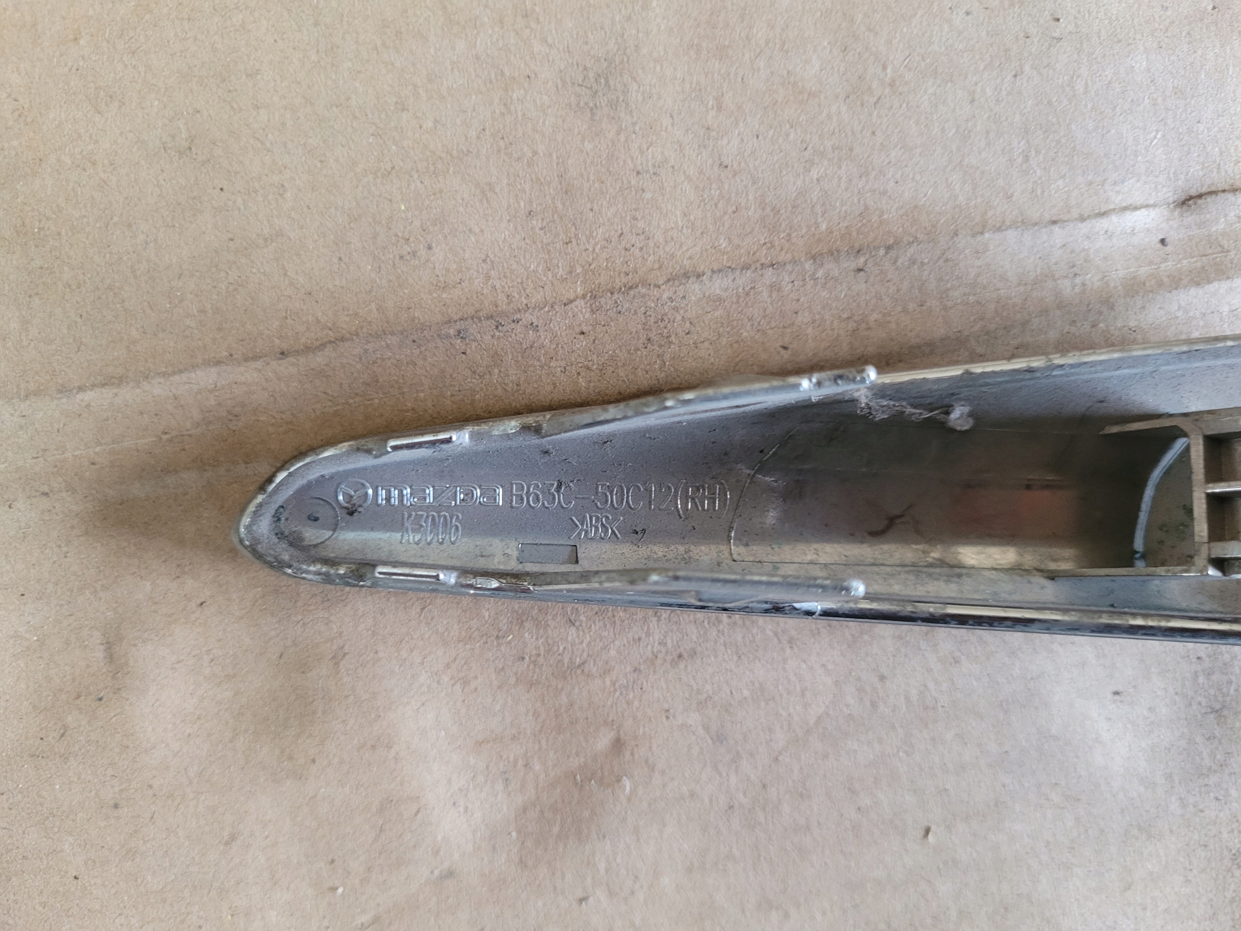 MAZDA 3 2017 LIFT MOLDURE CROMADA FAROL DIREITO B63C-50-C12