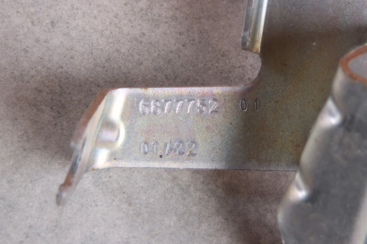 BMW G20 G21 G22 G26 Bremsleitungshalter Rechts Vorne image 4