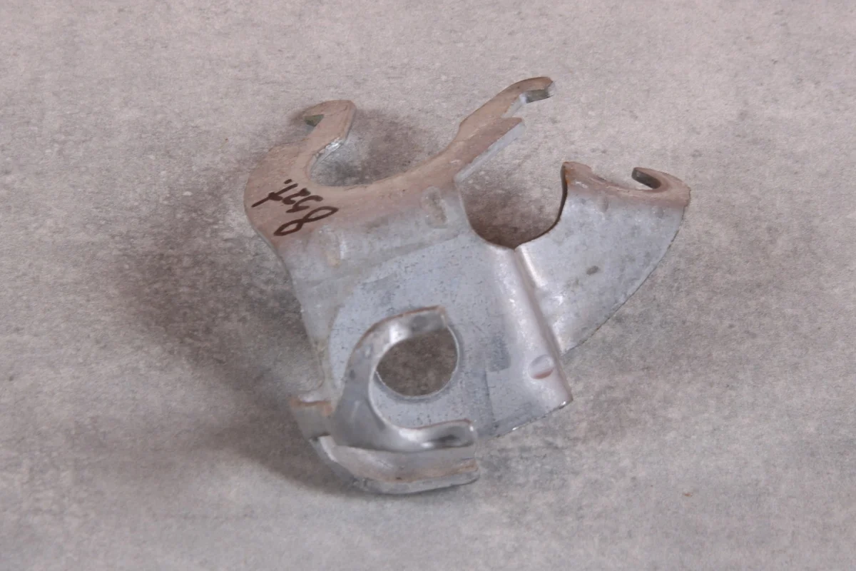 BMW F40 Bremsleitungshalter Rechts Vorne image 3