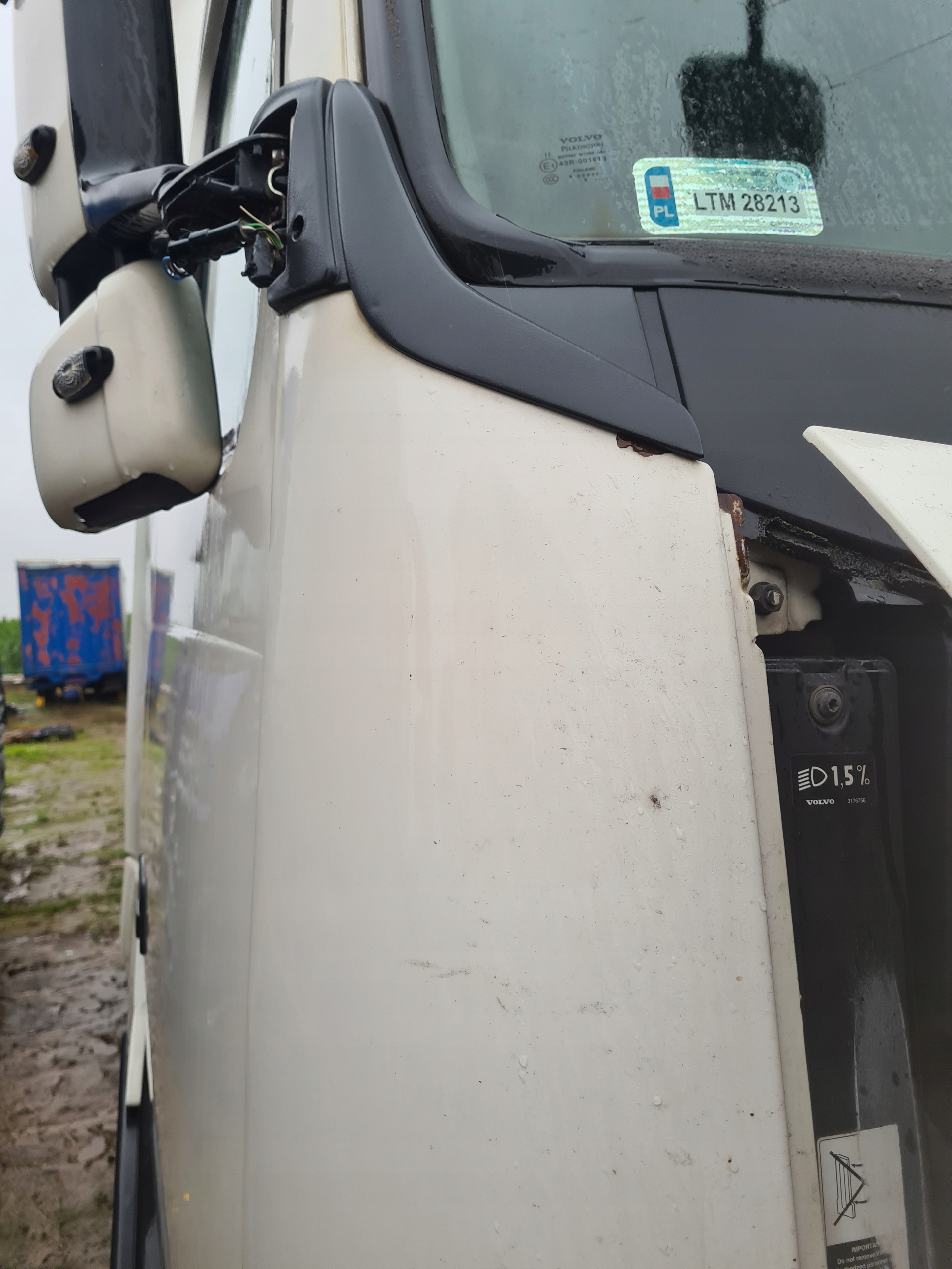 Polik Ecke Rechts Spoiler Abdeckung Volvo FH12 FH13 FH16 image 3