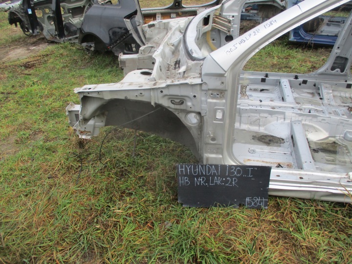 Vasen etulokasuoja 2R HYUNDAI I30 HB 07-10R