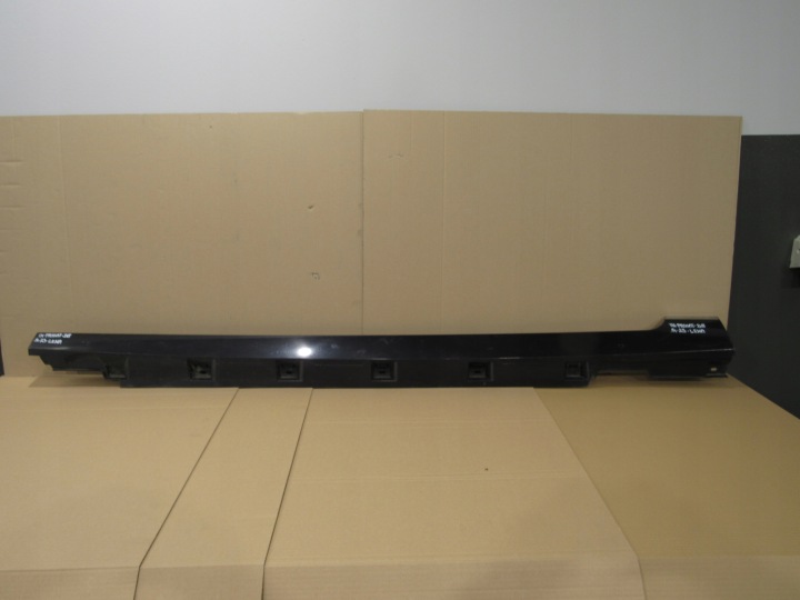 VW PASSAT B8 2014-2023 Listwa progowa vänster