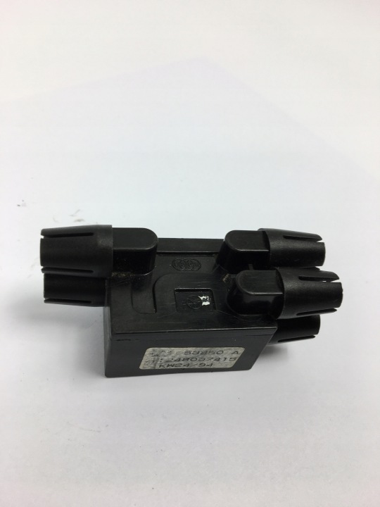 Keskuslukon pumppu sovitin Mercedes W124 W202 1248007415