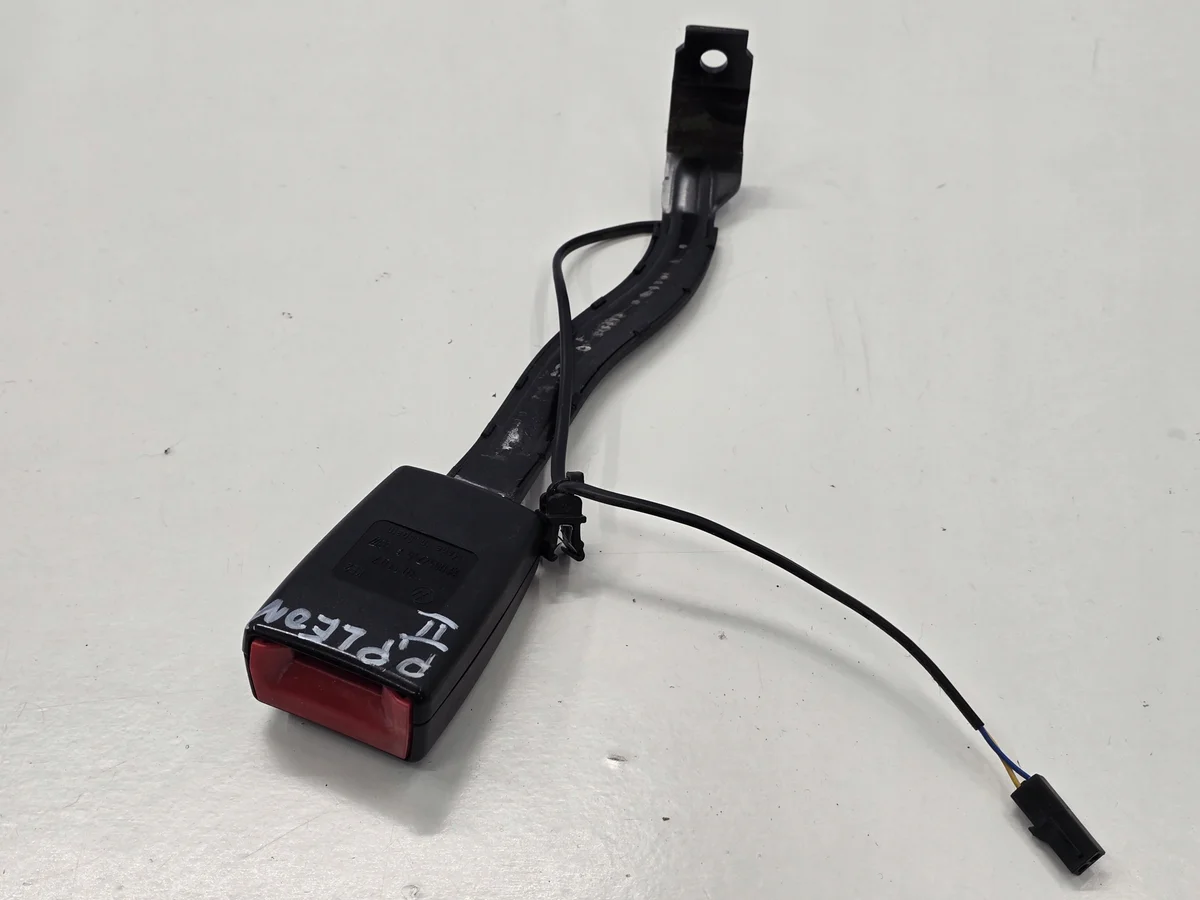 Enganche cinturón SEAT LEON 5P0857756F