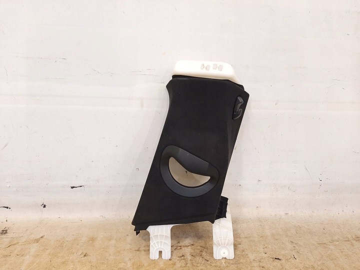 B-pilarin kansi oikea BMW M8 F92 8 G15 Alcantara
