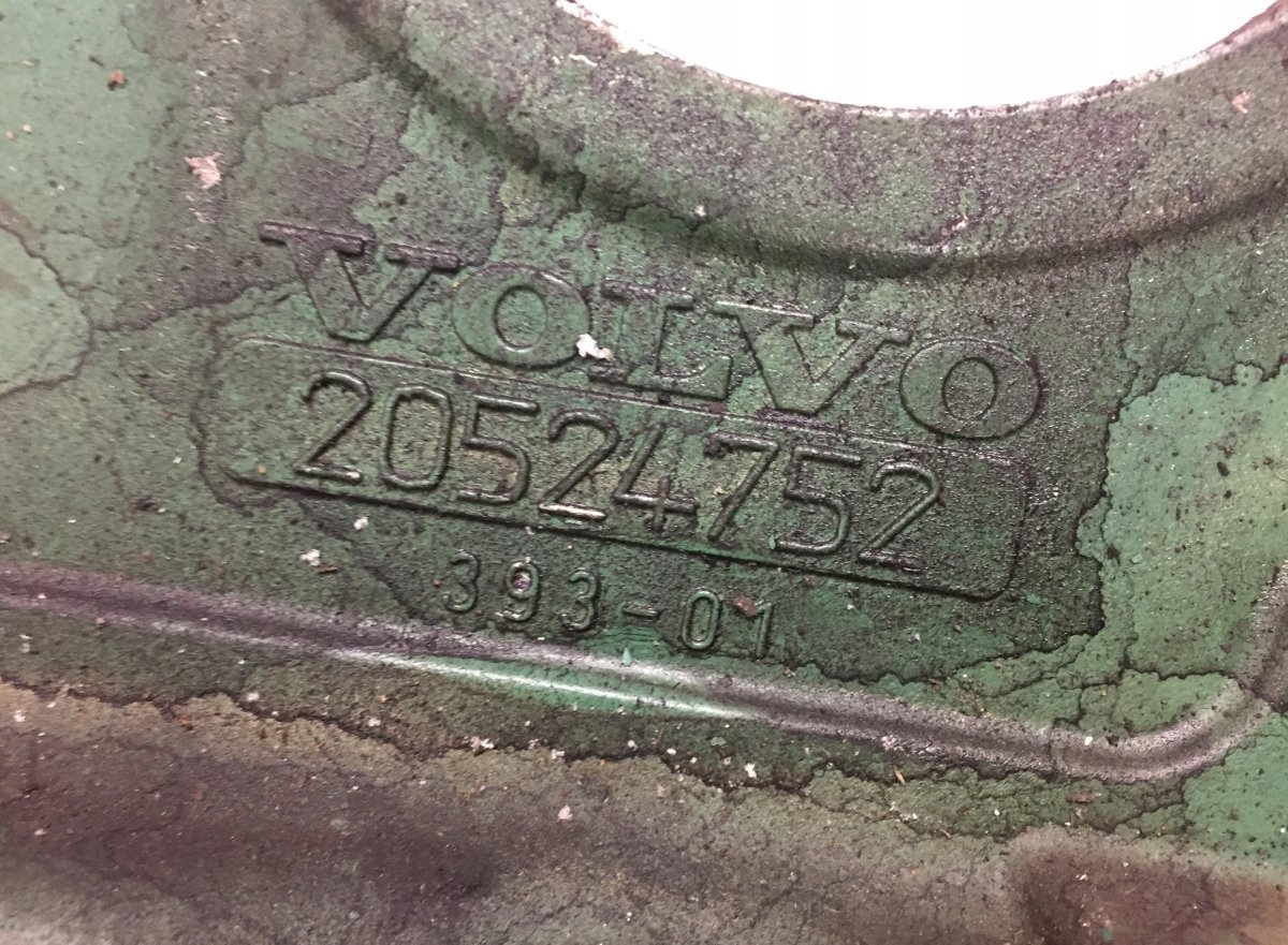 20524752 VOLVO Svänghjulskåpa image 5
