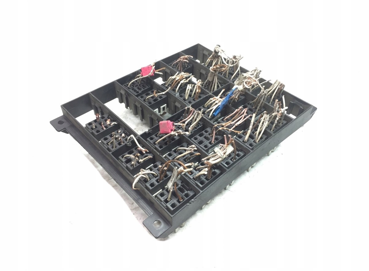 81254410735 MAN Fuse Box