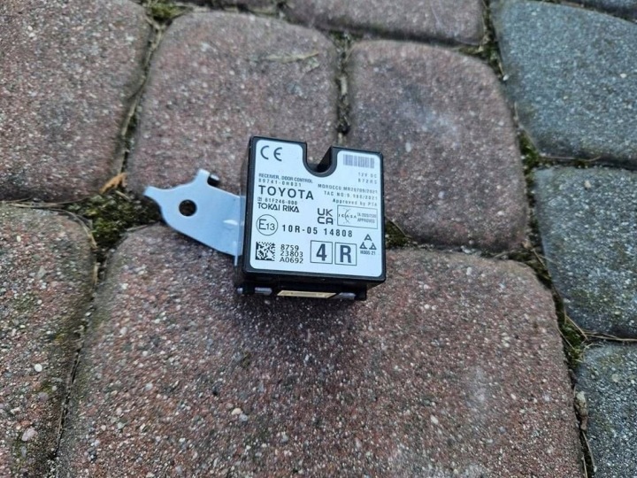 Keskuslukituksen ohjainmoduuli Toyota Aygo X 89741-0H031
