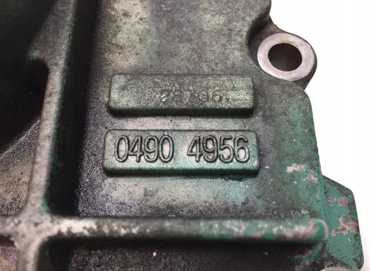 20859343 VOLVO Moottorin etukansi