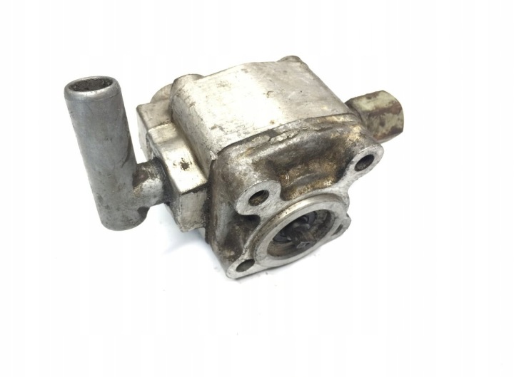 P117AD61L03 GENERIC Takatukinostimen öljypumppu