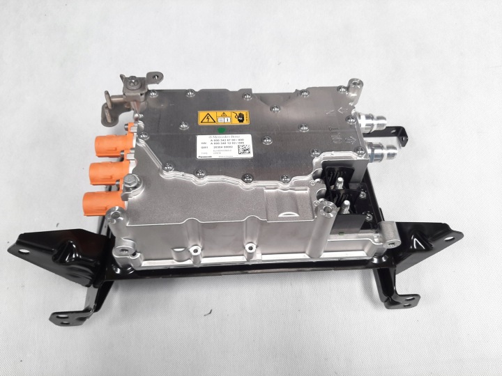 Invertteri A0003426700 Mercedes EQB X243 EQA H243 W247 W243