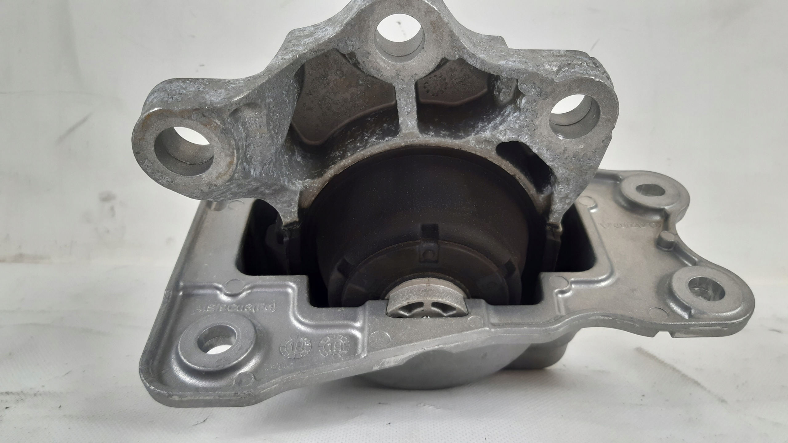 VOLVO XC90 II Soporte de soporte de motor image 4