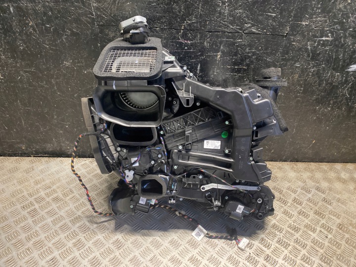 Behuizing ventilator Tesla Model Y 2022 1494714-98-C, H031519053
