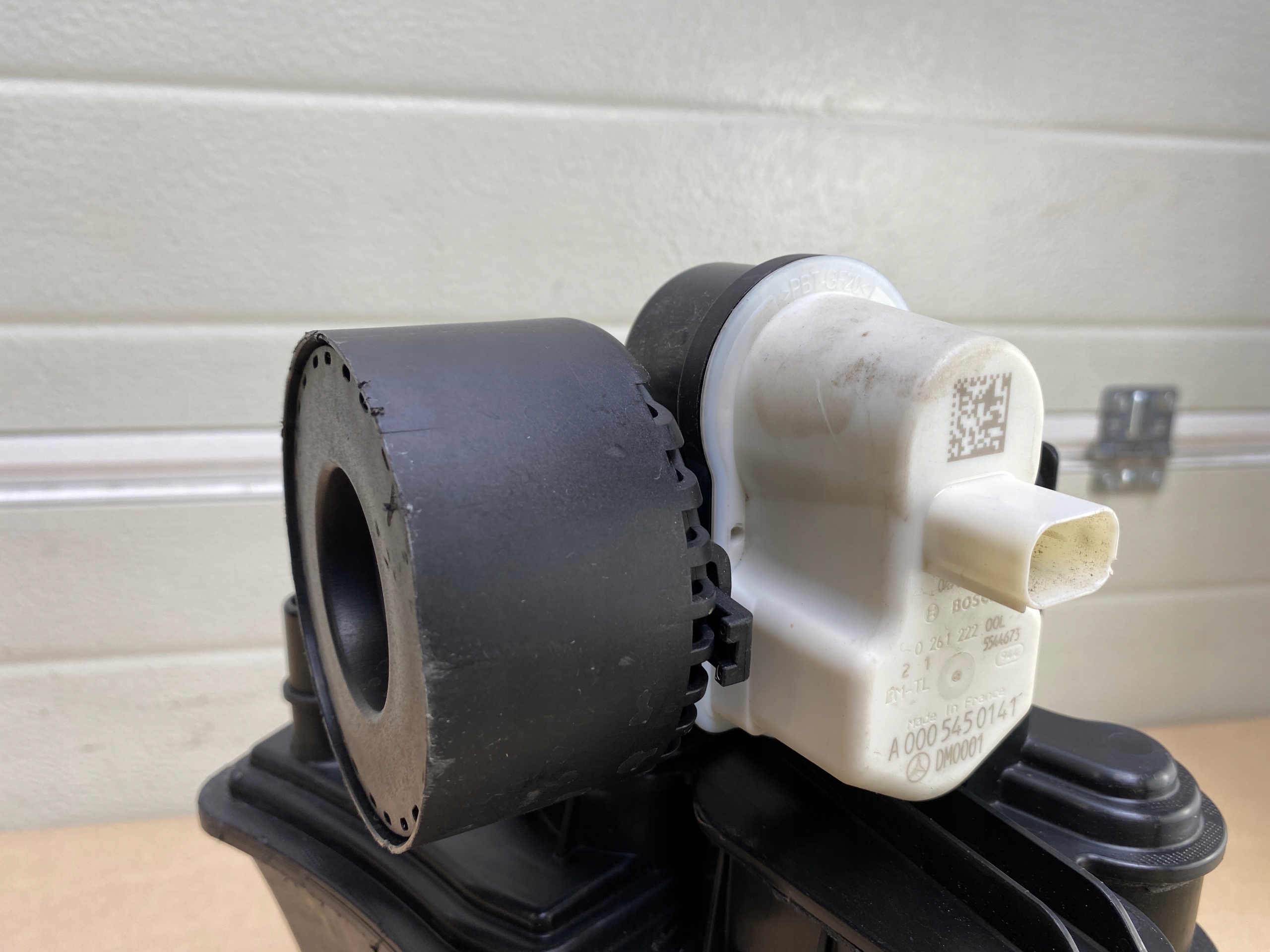 Active Distributor Filter Housing Mercedes C-Class W206 A2064706600 image 10