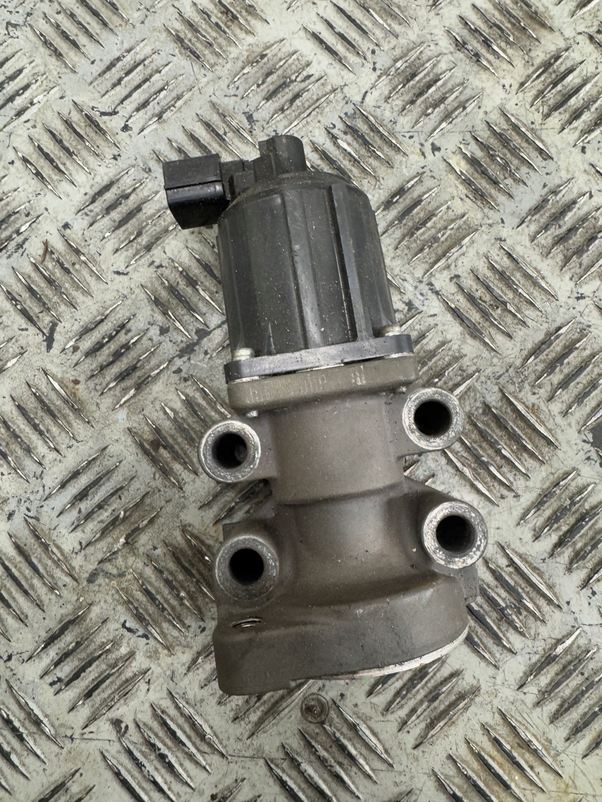 Mitsubishi Pajero III 99-06 3.2 DID 4M41 Soupape EGR K5T70071 image 2