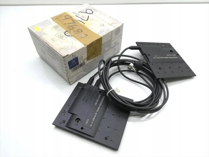 Mercedes-Benz CLK radioantenni 2000 avoauto A2108201775 musta