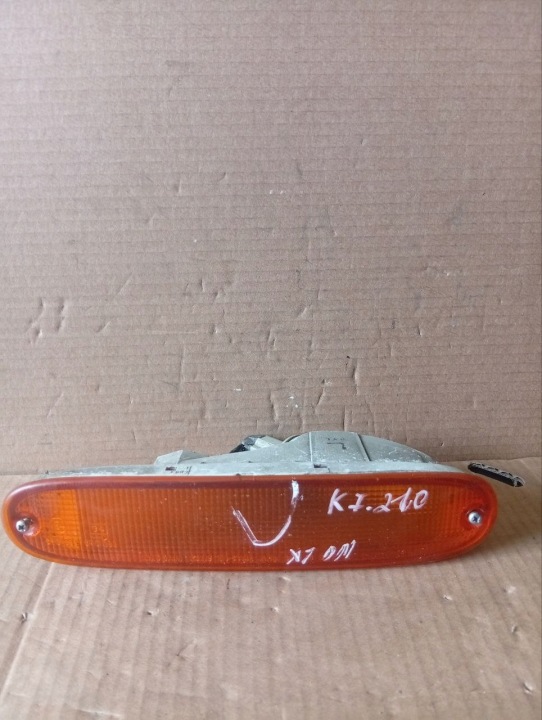 Oikea suuntavilkku Nissan NX100 210-63332
