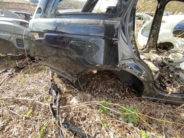 Land Rover Range Rover IV 2014 takaosa takana oikealla