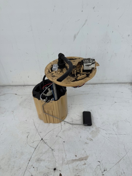 Bomba de combustível Opel Zafira C 1.6 12-16 13596946 - Varsóvia