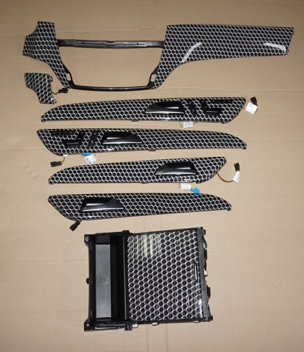 Koristelista Q2 AMB LED Mercedes ML GLE A166 AMG 63