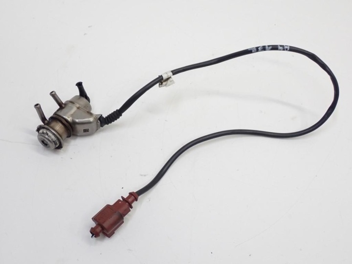 AdBlue-polttoaineen ruiskutin Audi OE diesel 04L131113S