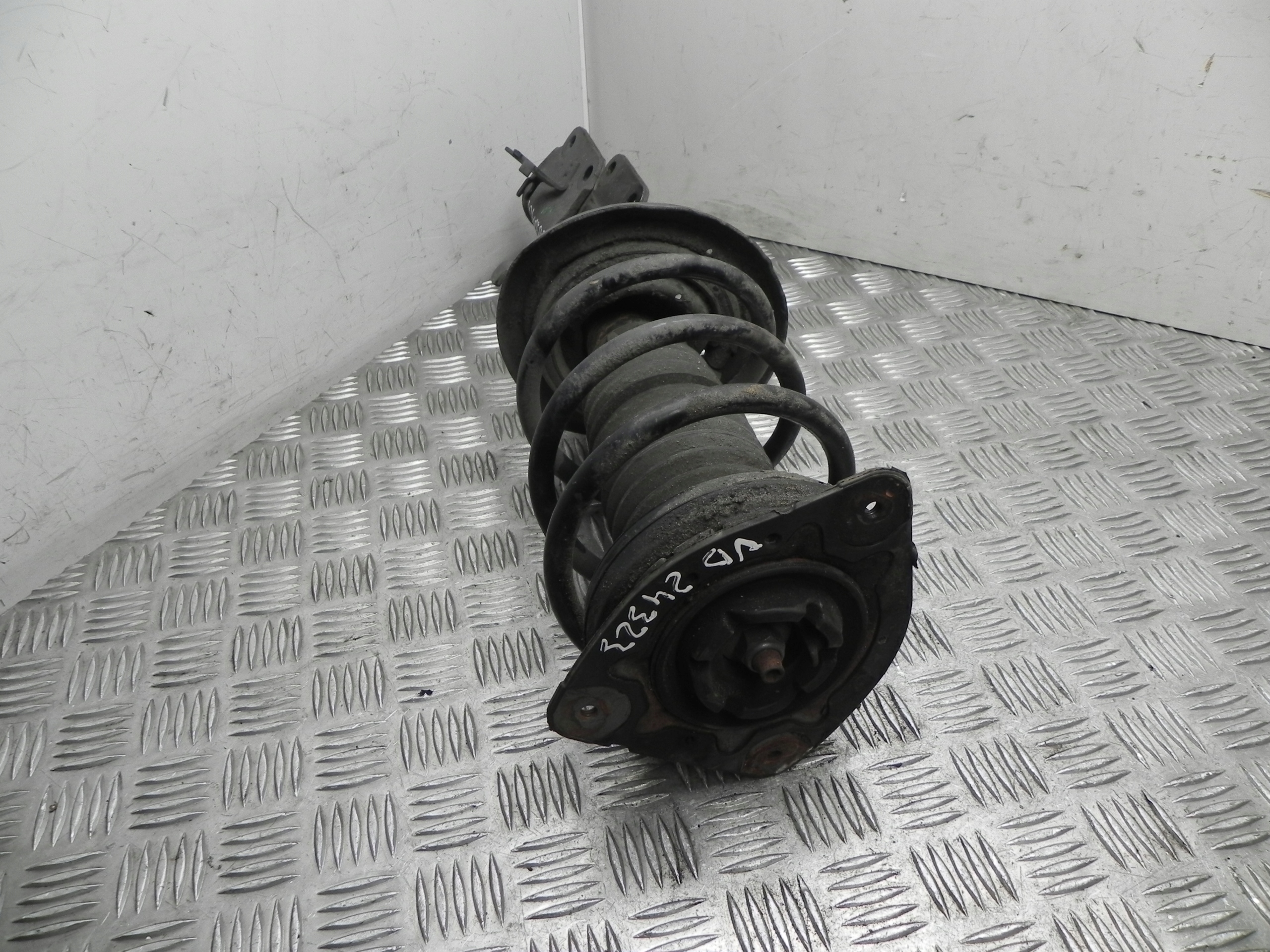 Set ammortizzatori Renault LAGUNA III Grandtour 2013 543025668R