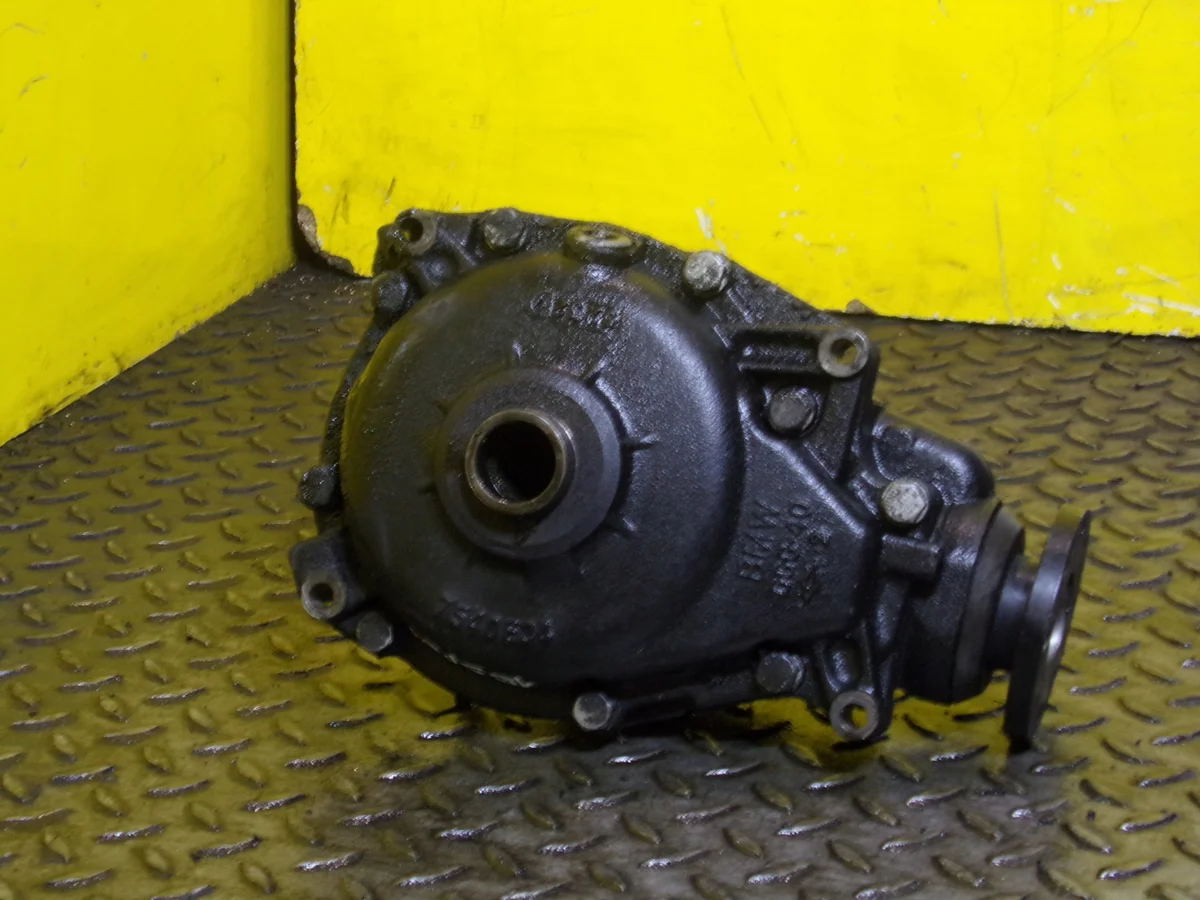 BMW X3 E83 3.0D 2007 Front Differential Axle image 4