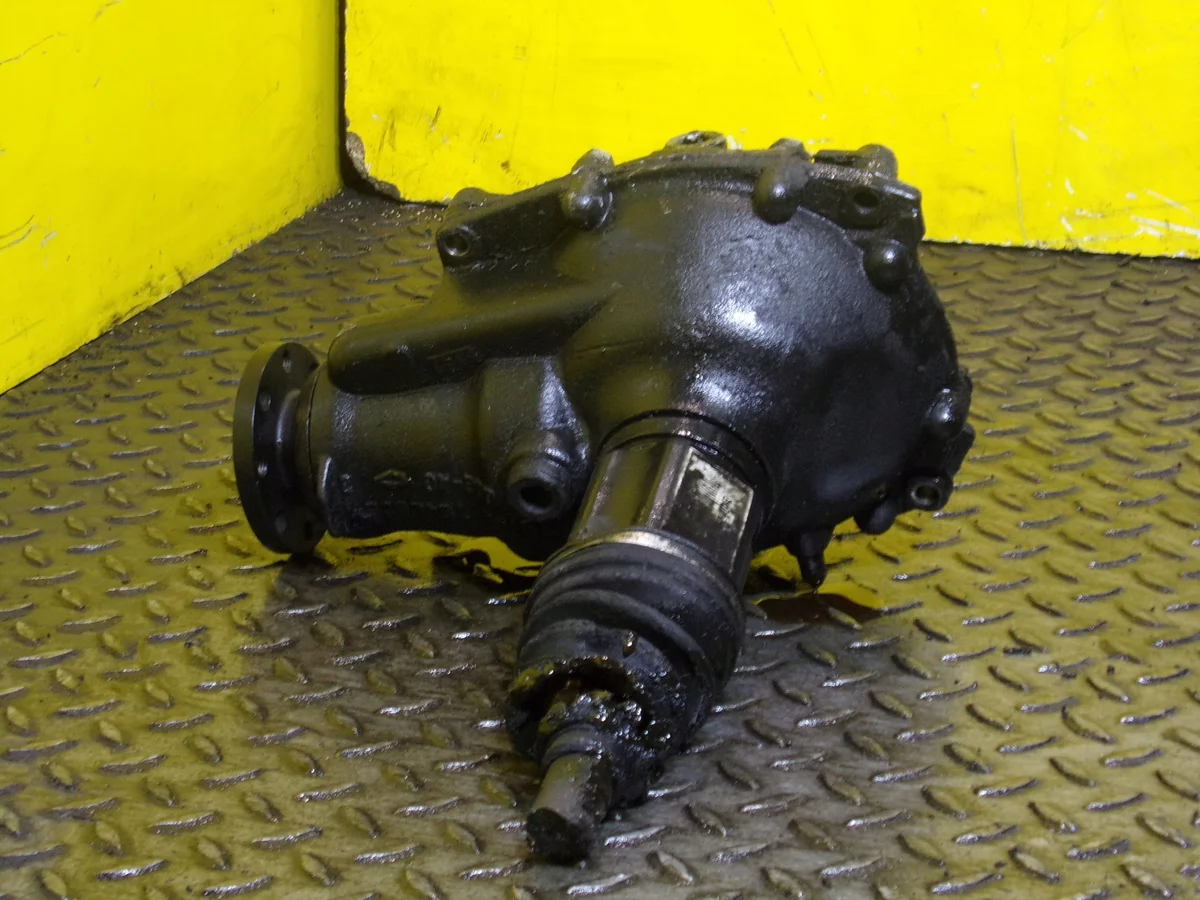 BMW X3 E83 3.0D 2007 Front Differential Axle image 5