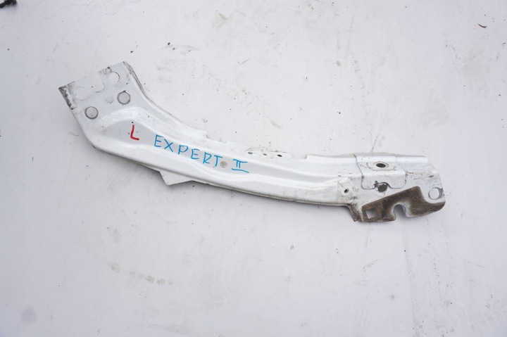 Vasemman etuturvavyön yläkiinnike Peugeot Expert 2 II