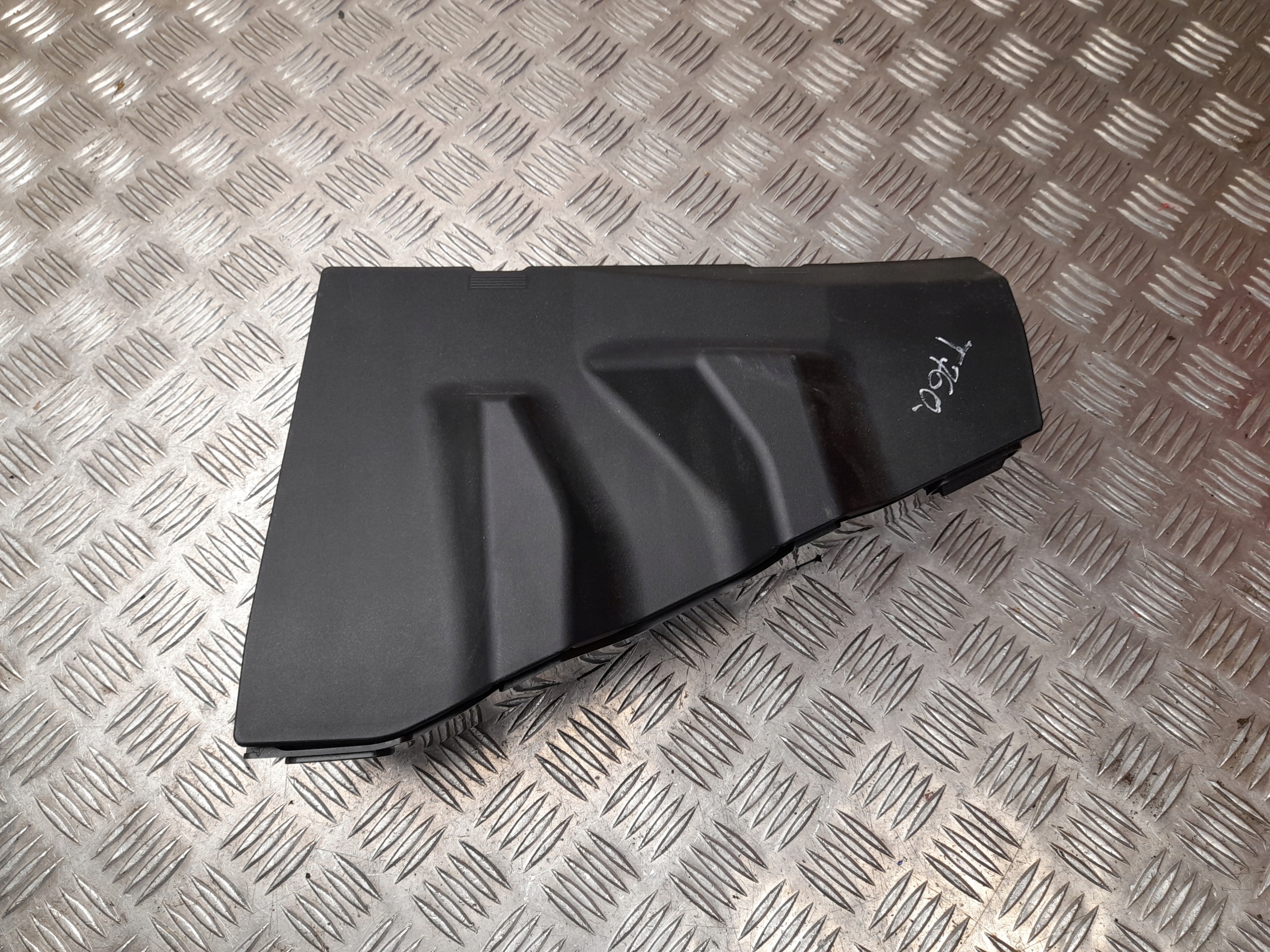 Caja de herramientas Subaru Crosstrek/XV II 2021 97062FL000 image 2