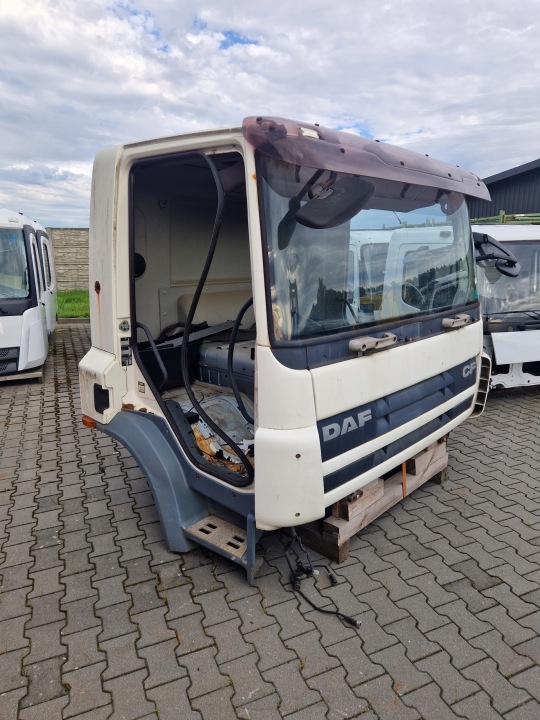 Päivähytti Lyhyt DAF CF / GINAF / Runko Paljas KT F230 Euro 3 / 4 / 5