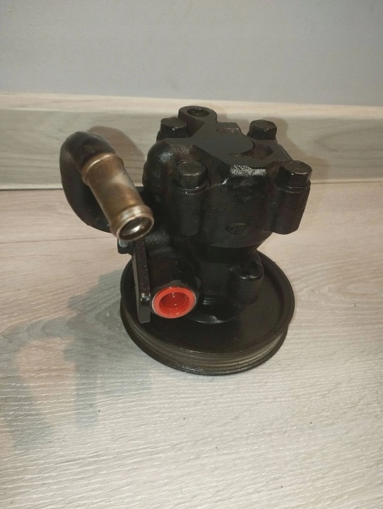 Hyundai H-1, Starex, Satellite Ohjaustehostimen pumppu 571004A050