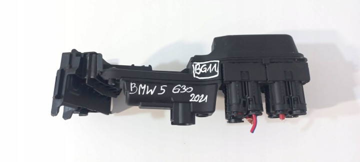 BMW 5 G30 G31 Virranjakaja 300018680011 (BG11)