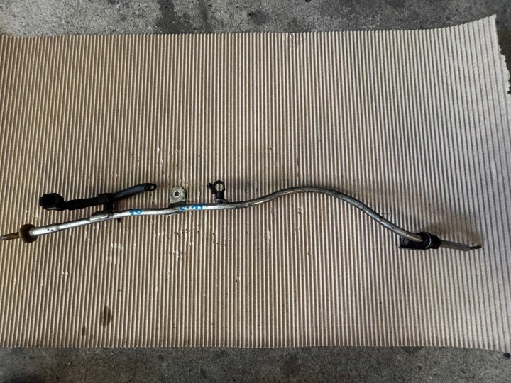 Alfa Romeo 159 2006 öljytason mittatikku