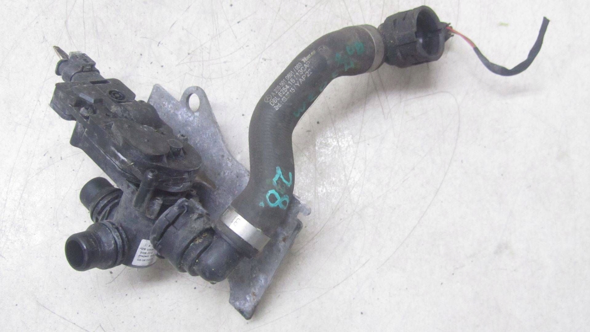 MERCEDES C-KLASSE W205 2.0H WASSERVENTIL A0005003040 image 2