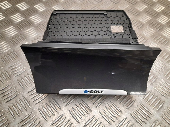 Tuhkakuppi Volkswagen GOLF VII 2020 5G1863391