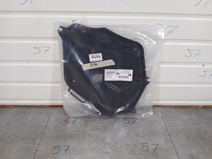 Oven etuoven äänieriste Toyota Camry 6783133130