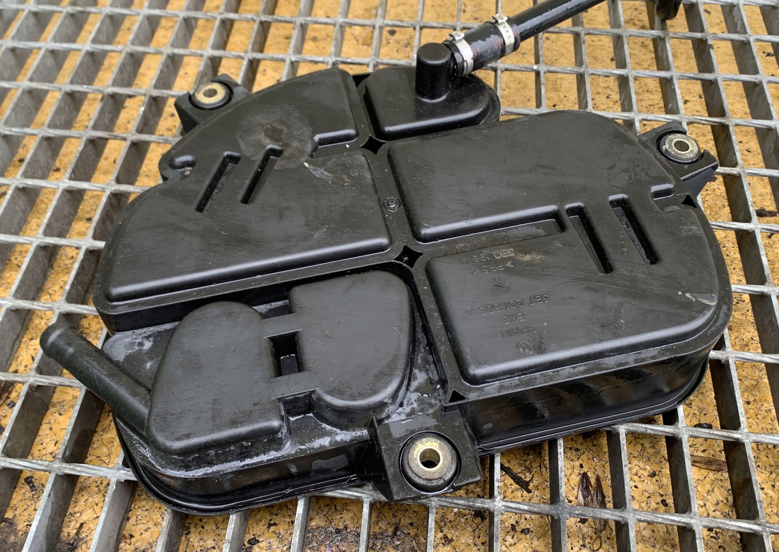 Aktiivihiilisuodatin VW Passat B5 LIFT W8 4.0 3B7201803A