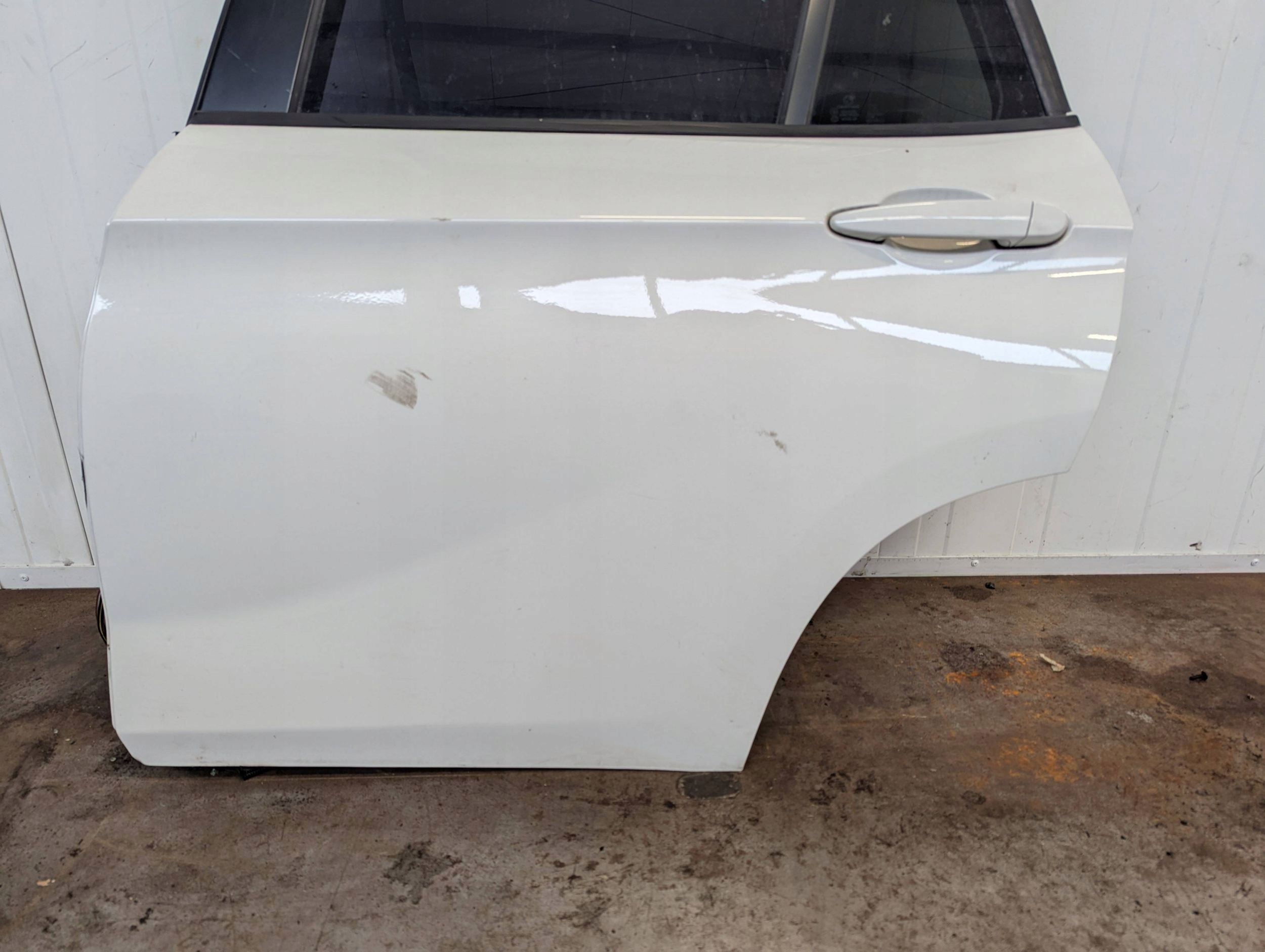 BMW X1 E84 2009-2015 bakre vänster dörr vit image 4