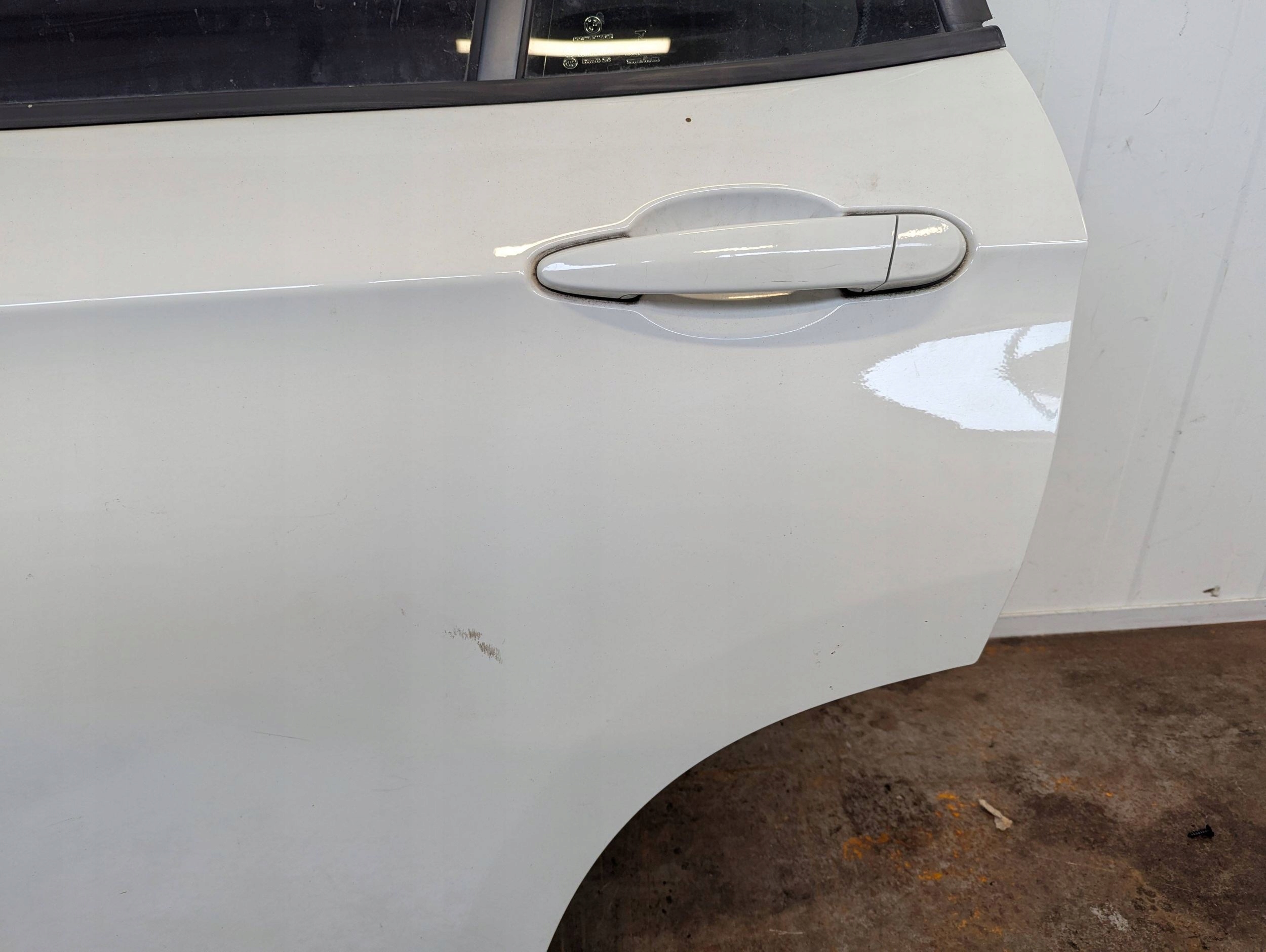 BMW X1 E84 2009-2015 bakre vänster dörr vit image 6