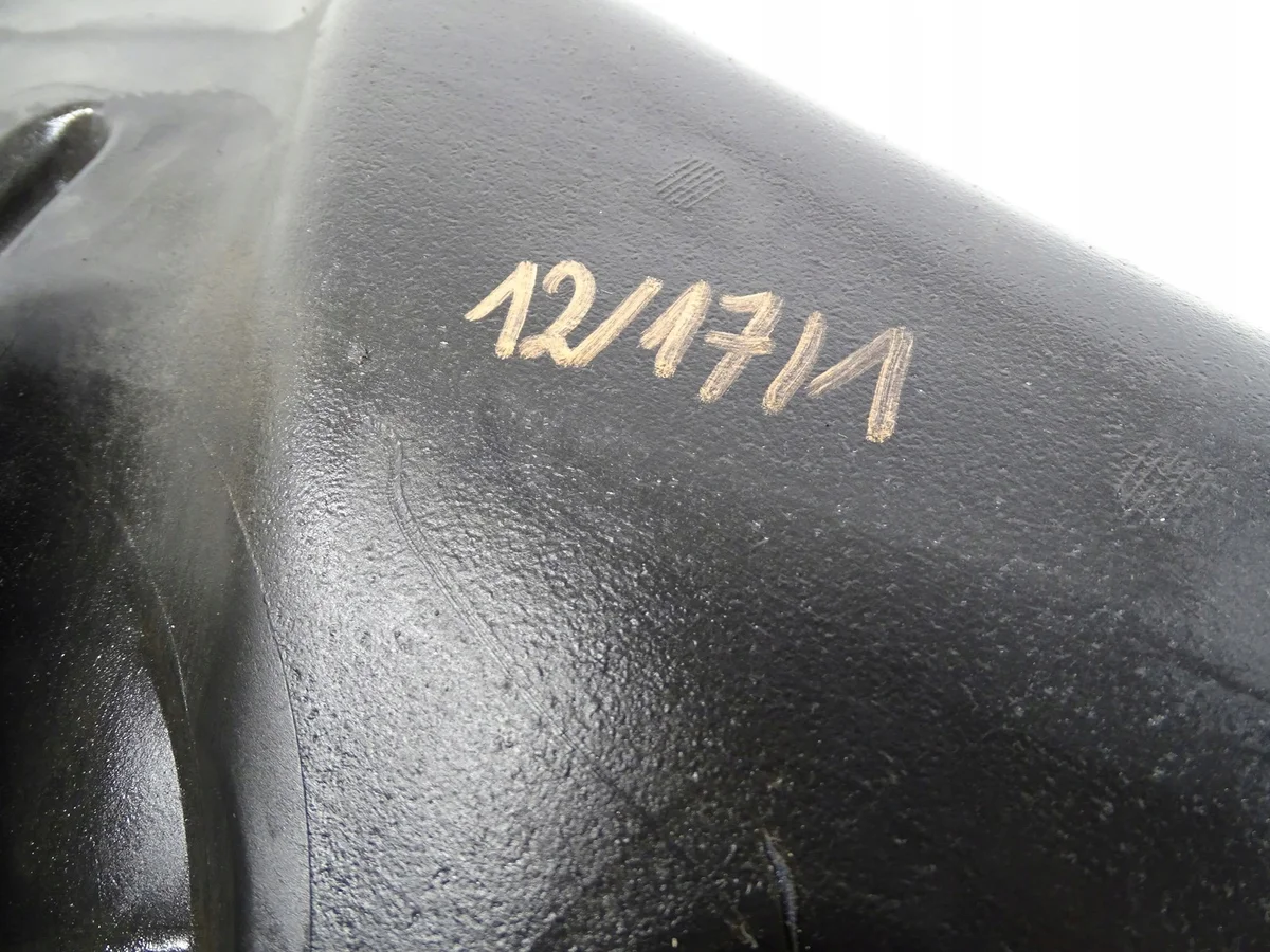 AdBlue Tank Land Rover Range Rover Sport II GH22-5J228-A image 8