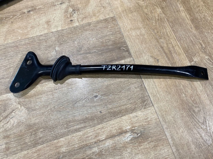 Moottoritilan oikea etukannatin F-TYPE (X152), T2R2171