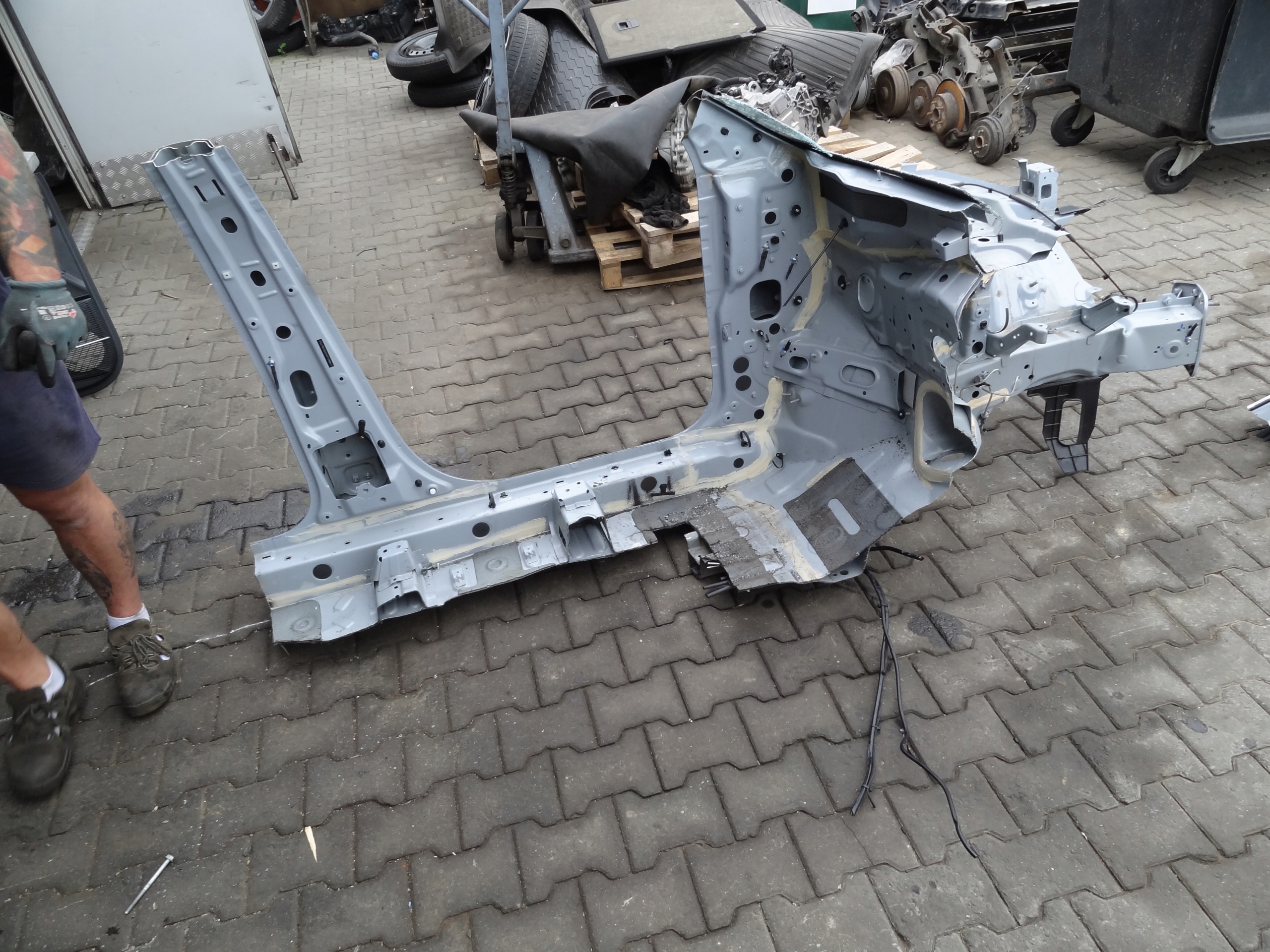 BAIC BEIJING 5 V 2024 Montant de porte gauche aile d'origine image 4