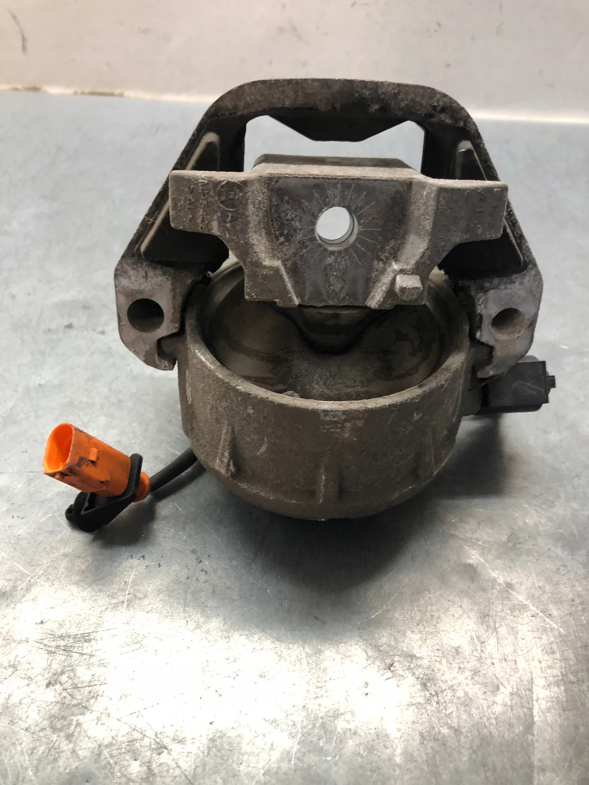 Audi 4G0199381 Supporto Motore Usato
