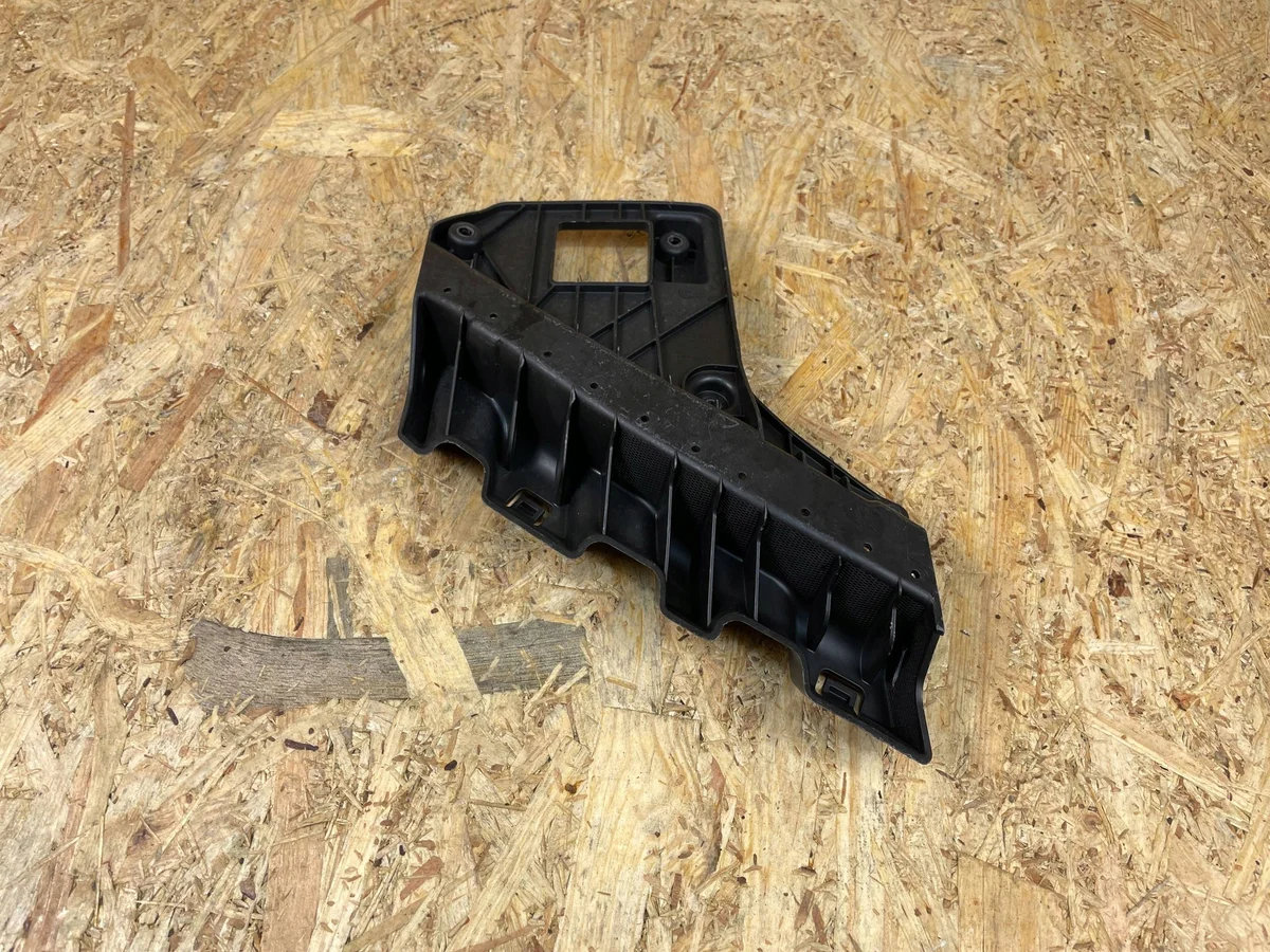 Tesla Model 3 ajovalon kiinnike vasen image 8
