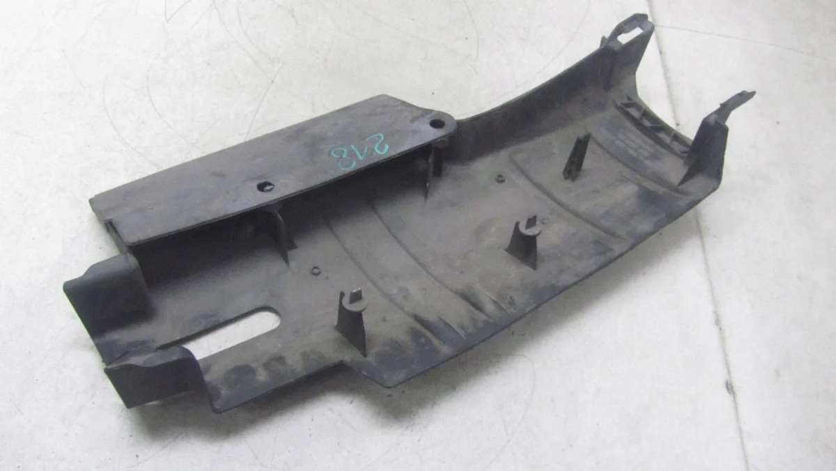 Cubierta Bajo Chasis Trasera Mercedes CLA C117 image 3