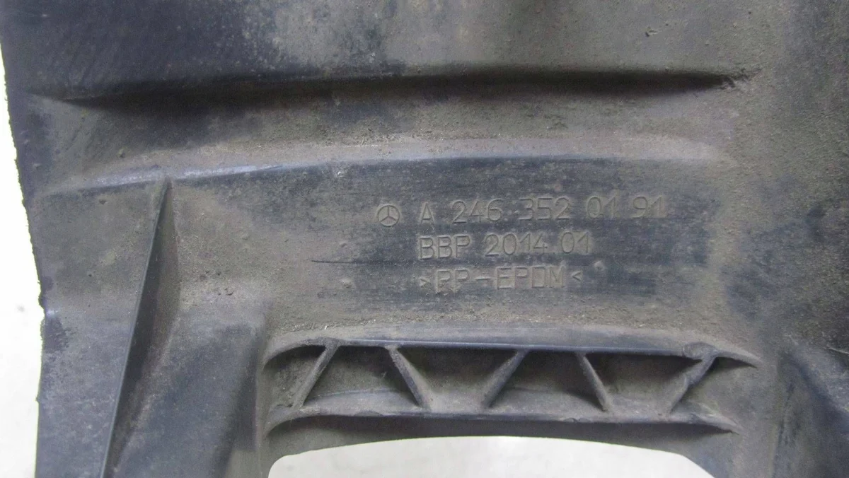 Cubierta Bajo Chasis Trasera Mercedes CLA C117 image 4