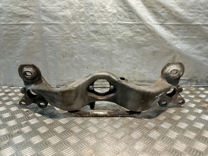 Audi OE 8E0399263R vaihdelaatikon tuki